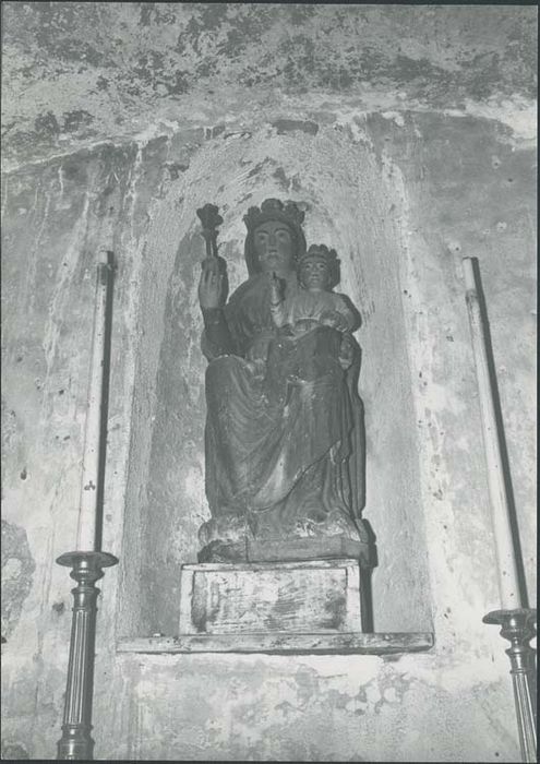 statue : Vierge à l'Enfant assise