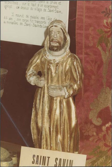 statue : Saint Savin en habit de moine