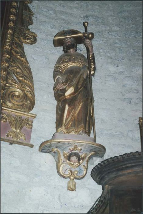 cinq statues : Saint Eutrope, Saint Ebons, Saint Benoît de Nursie, Saint Jacques le Majeur et Sainte Luce