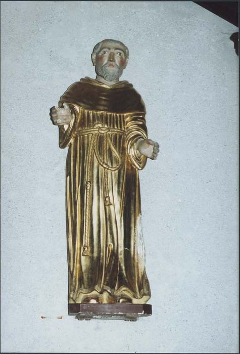 cinq statues : Saint Eutrope, Saint Ebons, Saint Benoît de Nursie, Saint Jacques le Majeur et Sainte Luce