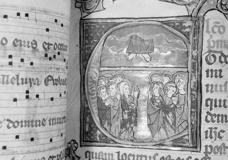 Manuscrit : bréviaire, lettrine historiée E représentant l'Ascension (état après restauration de 1965)