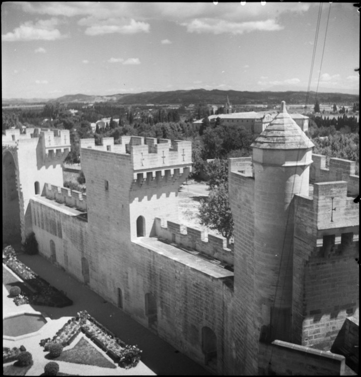 Tours et façade intérieure