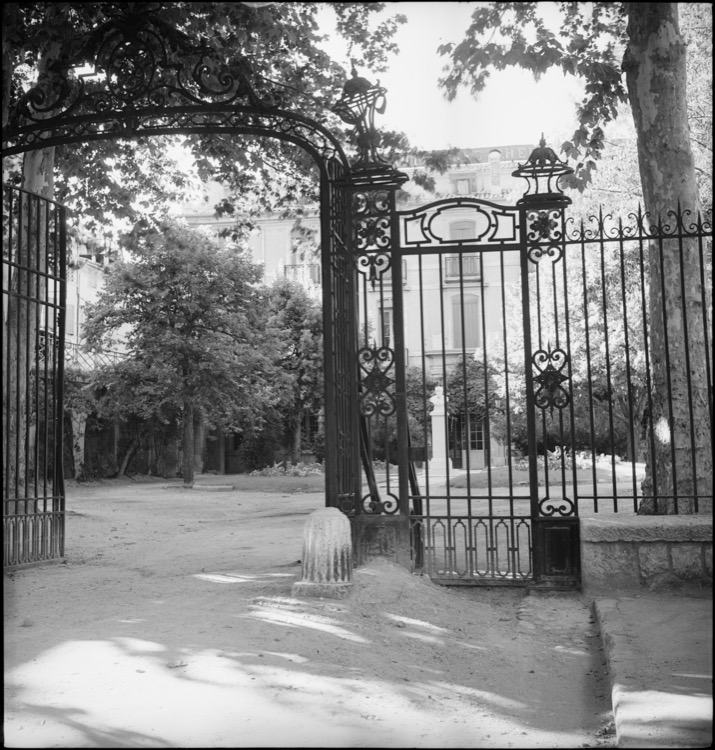 Grille d’entrée de l’établissement