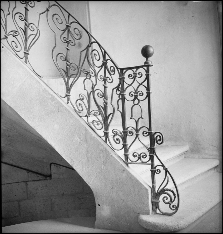 Départ de la rampe en fer forgé de l’escalier