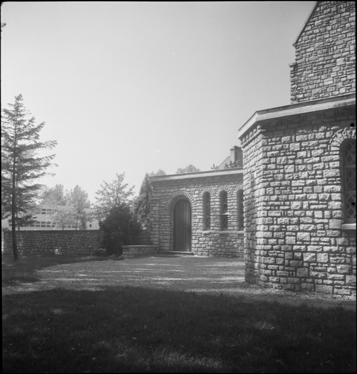 Église Sainte-Anne : abside et presbytère