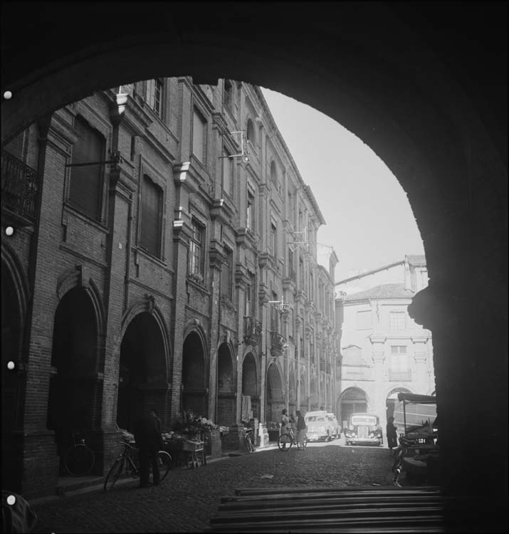 Galeries ; badauds, jour de marché