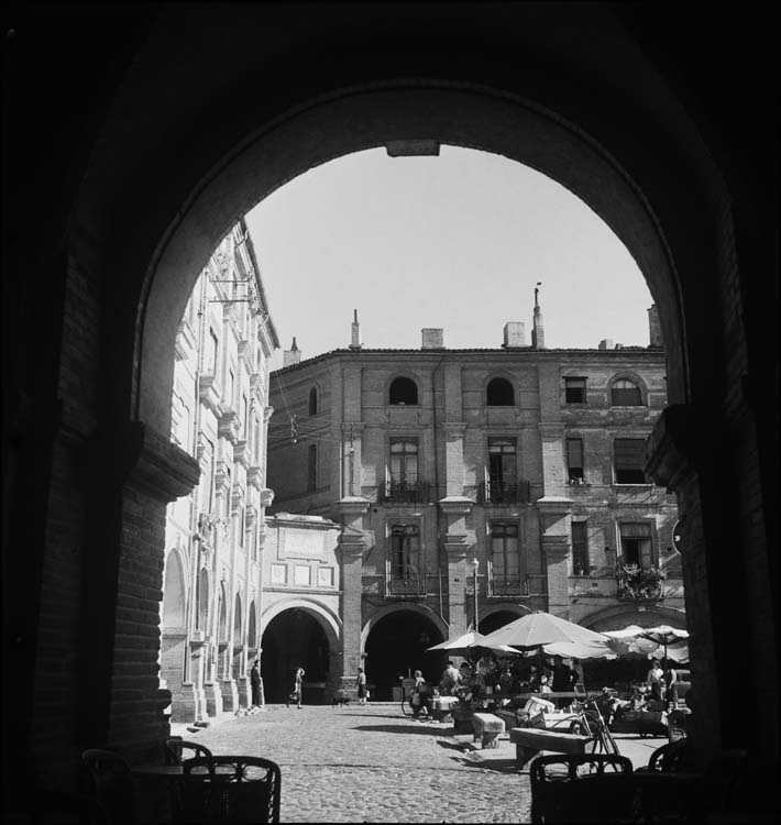 Galeries ; badauds, jour de marché