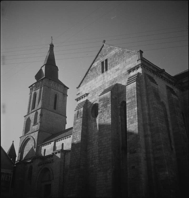 Façade et transept sud