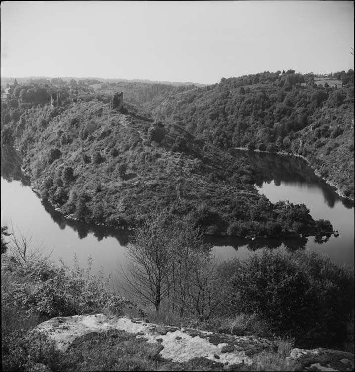 Promontoire dominant la Creuse et la Sédelle