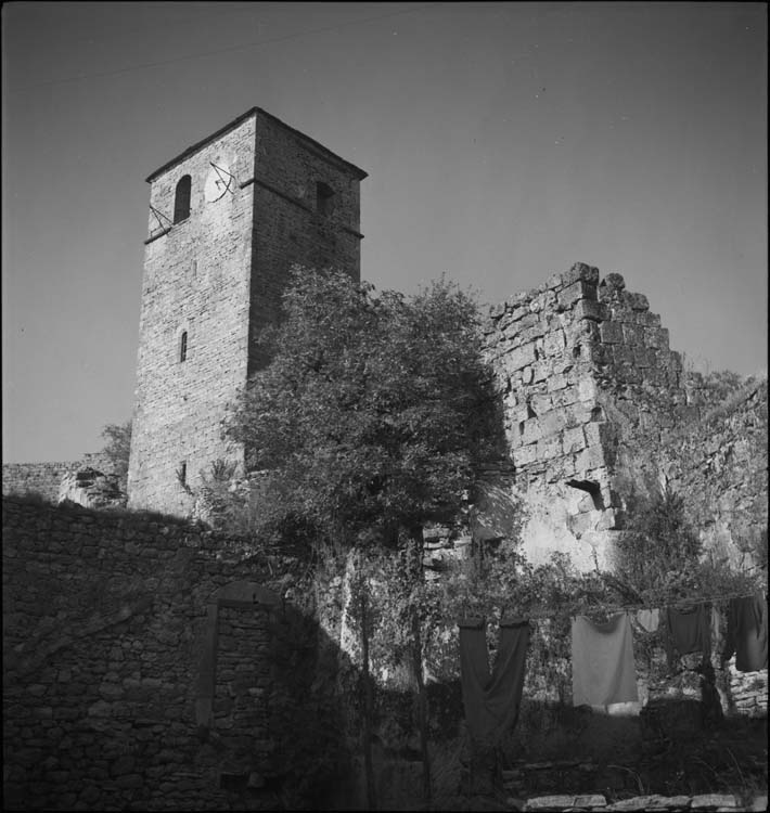 Église : tour-clocher