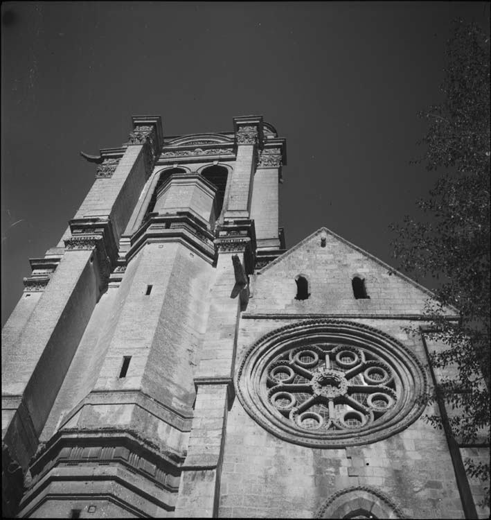 Transept sud (rosace) et clocher