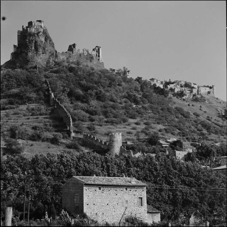 Château et mur d’enceinte