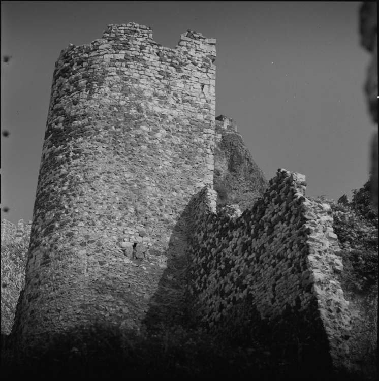 Vestiges d’une tour ronde