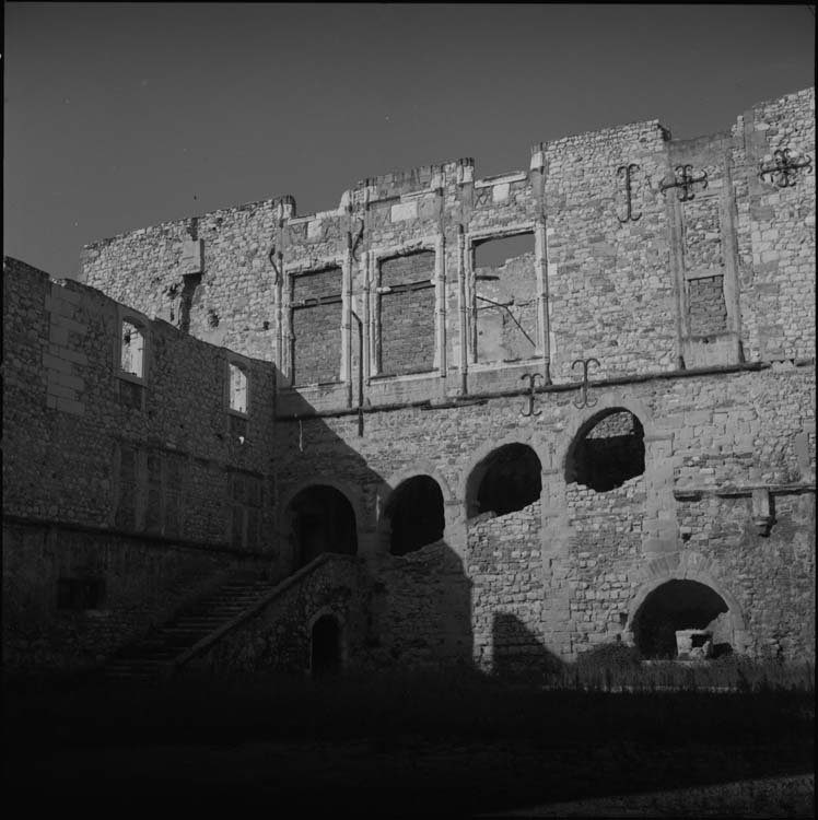 Façade sud et escalier en berceau