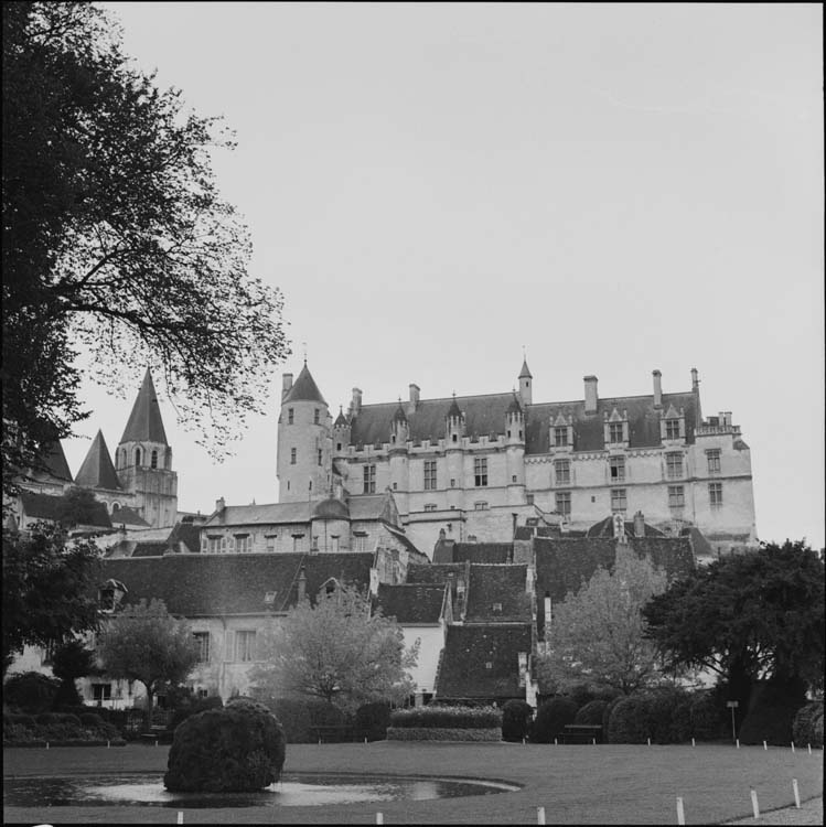 Ancien palais royal : façade est vue du jardin public