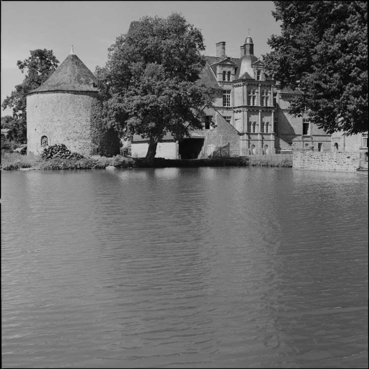 Façades donnant sur la rivière