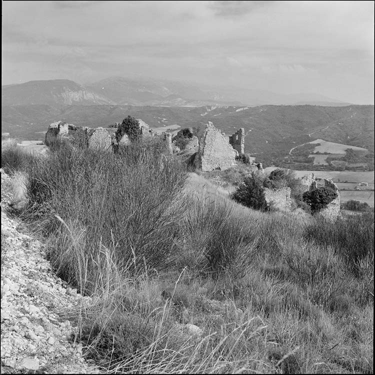 Village abandonné du Vieux-Bras : ruine d’une chapelle