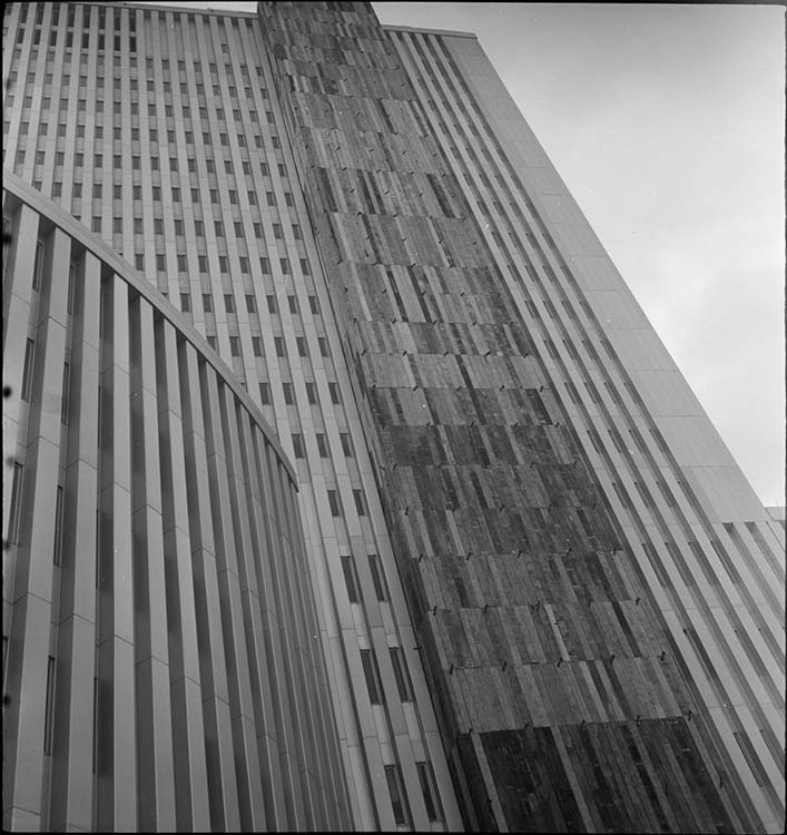 Tour centrale : façade avec relief