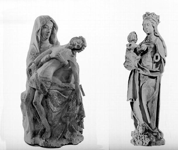 Groupe de la Vierge de Pitié en bois polychrome et statue de la Vierge à l'Enfant en bois