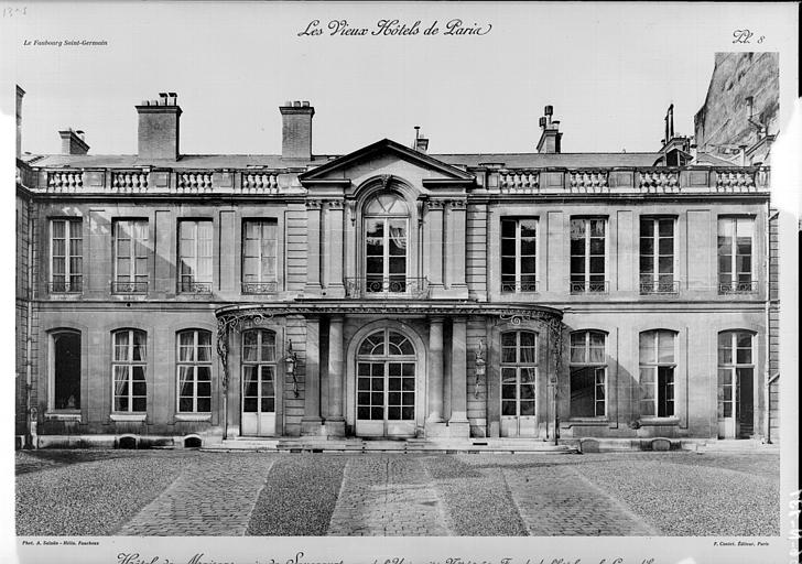 Façade sur la cour d'honneur