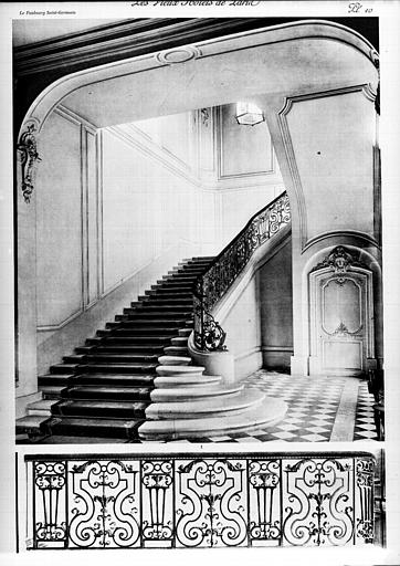 Grand escalier et détail de la rampe