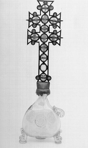 Croix reliquaire en écaille et verre (avers)