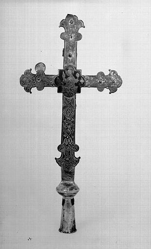 Croix processionnelle en cuivre et émail (revers)