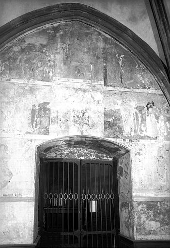 Peintures murales de la chapelle de Clugny, bas-côté sud : Procession contre la peste (côté porte)