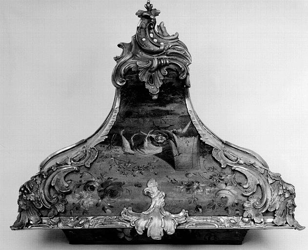 Pendule Louis XV avec cul-de-lampe, en bronze doré et vernis (Martin) : Partie inférieure - © Ministère de la Culture (France), Médiathèque du patrimoine et de la photographie, diffusion RMN-GP