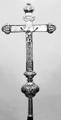 Croix processionnelle en argent (avers)