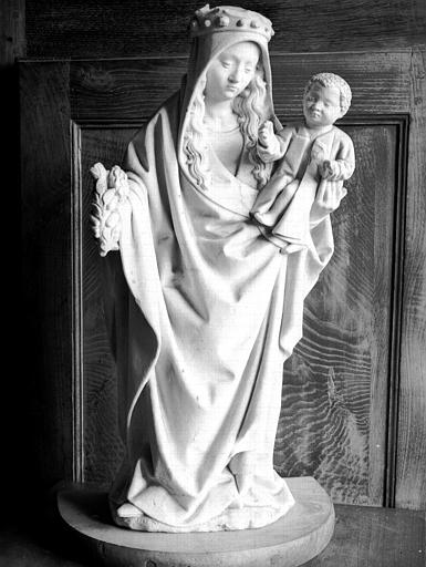 Statue en marbre de la Vierge à l'Enfant