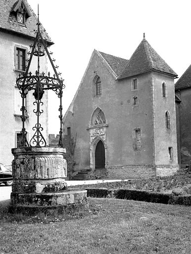 Chapelle et puits