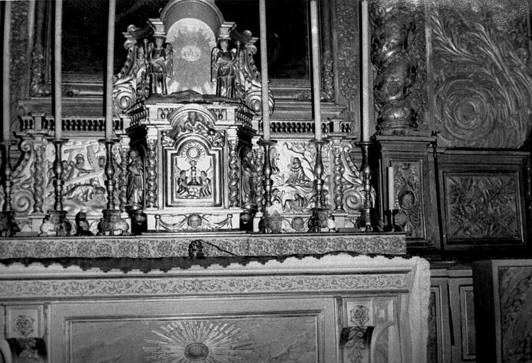 Maître-autel et retable en bois sculpté, tabernacle