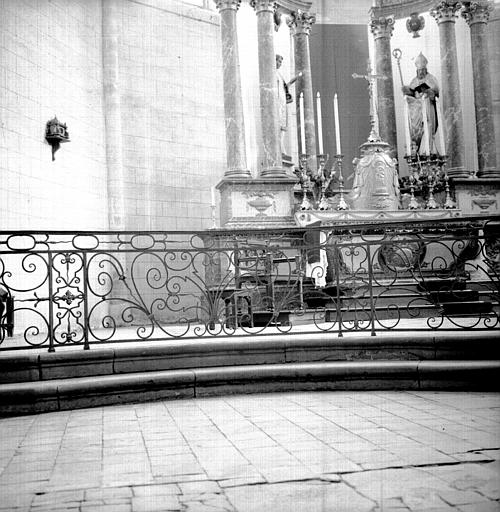 Table de communion en fer forgé