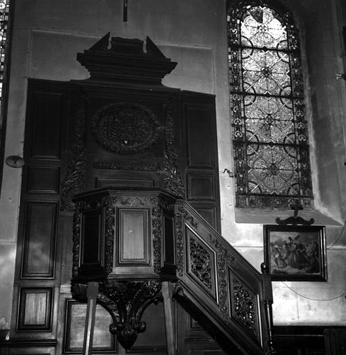 Chaire à prêcher de la chapelle, en bois sculpté