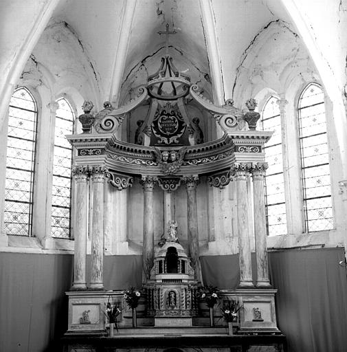 Maître-autel avec retable à baldaquin et tabernacle avec Thabor, en bois (supposé)