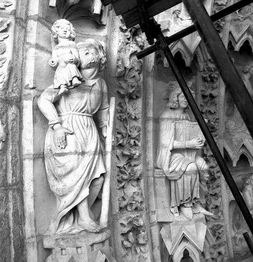 Saint Christophe, archivoltes côté nord du portail central de la façade ouest, 4ème figure du rouleau C