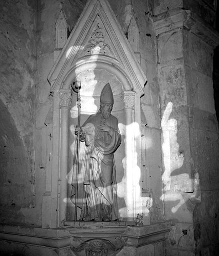 Statue en bois de saint Eloi