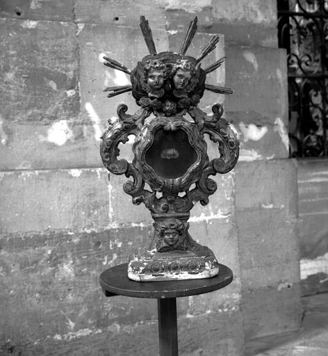 Reliquaire monstrance en bois sculpté et doré