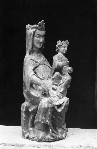 statue : Vierge à l'Enfant assise