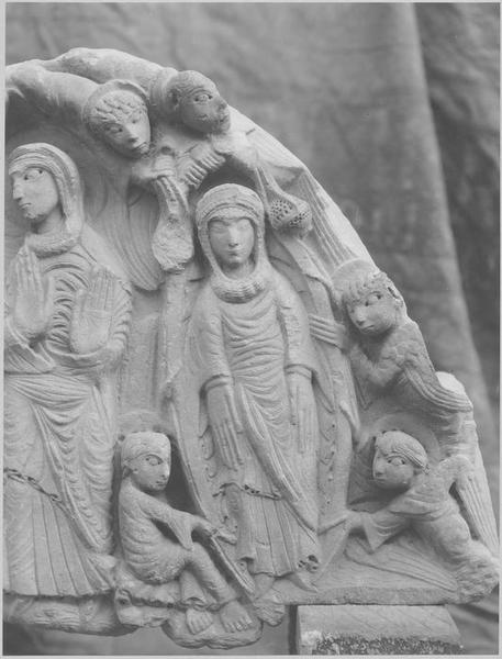 tympan : la Résurrection, l'Assomption de la Vierge, Christ en majesté (le), détail