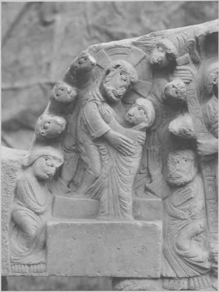 tympan : la Résurrection, l'Assomption de la Vierge, Christ en majesté (le), détail