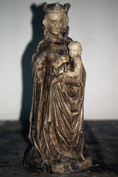 statue : Vierge à l'Enfant assise