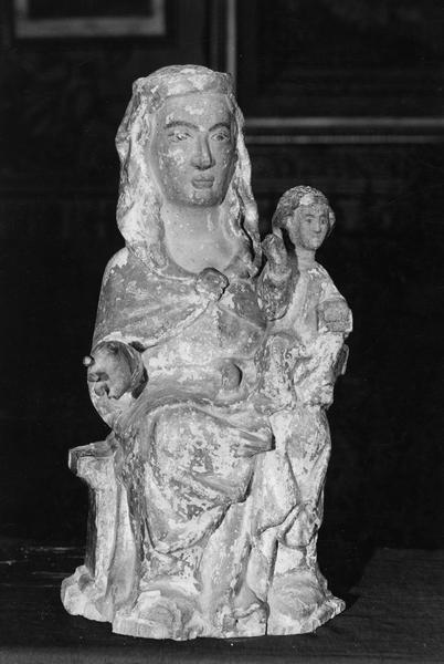 statue : Vierge à l'Enfant assise