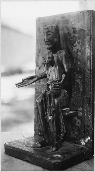statue (figure vêtue) dite la Vierge noire : Vierge à l'enfant assise
