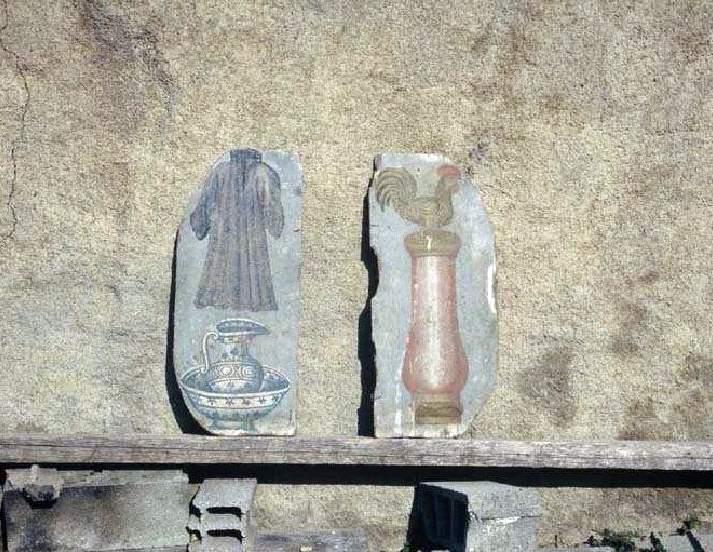 2 panneaux peints (éléments d'un monument du Jeudi Saint) : instruments de la Passion