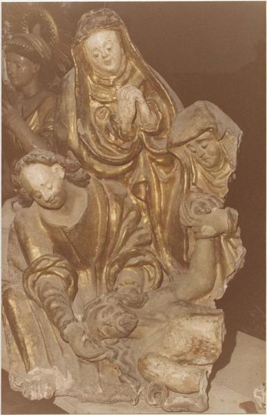 groupe sculpté : Descente de Croix, vue partielle