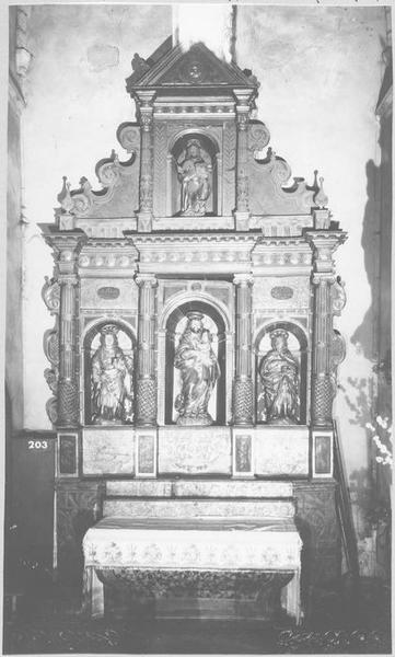 autel, retable de saint Côme et saint Damien, gradins d'autel, 2 statues : saint Joseph, Christ, vue générale - © Ministère de la Culture (France), Médiathèque du patrimoine et de la photographie, diffusion RMN-GP