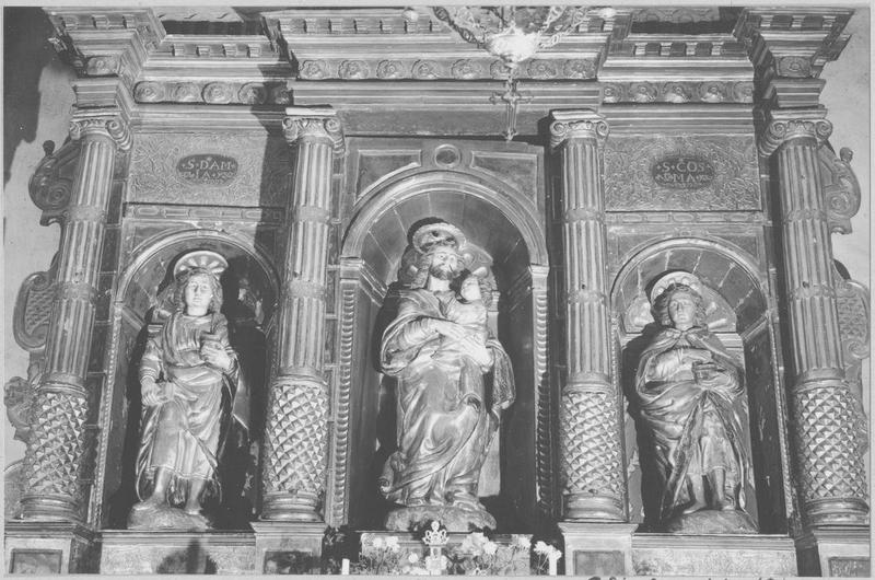 retable,  statues :  Christ, saint Côme et saint Damien, vue générale - © Ministère de la Culture (France), Médiathèque du patrimoine et de la photographie, diffusion RMN-GP