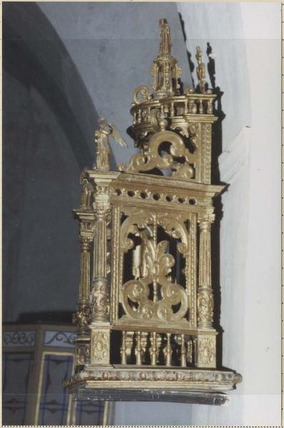 chaise et dais de procession, vue générale de profil